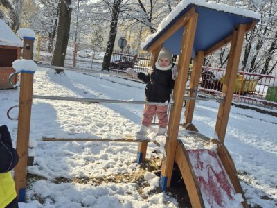 Zimní hrátky na školní zahradě